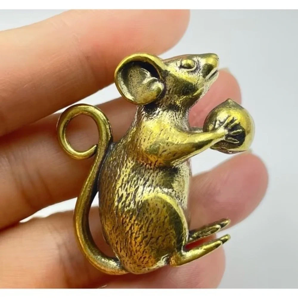 Mouse Brass Mouse Figure Holding Acorn‎ Trinket Charm Sculpture New